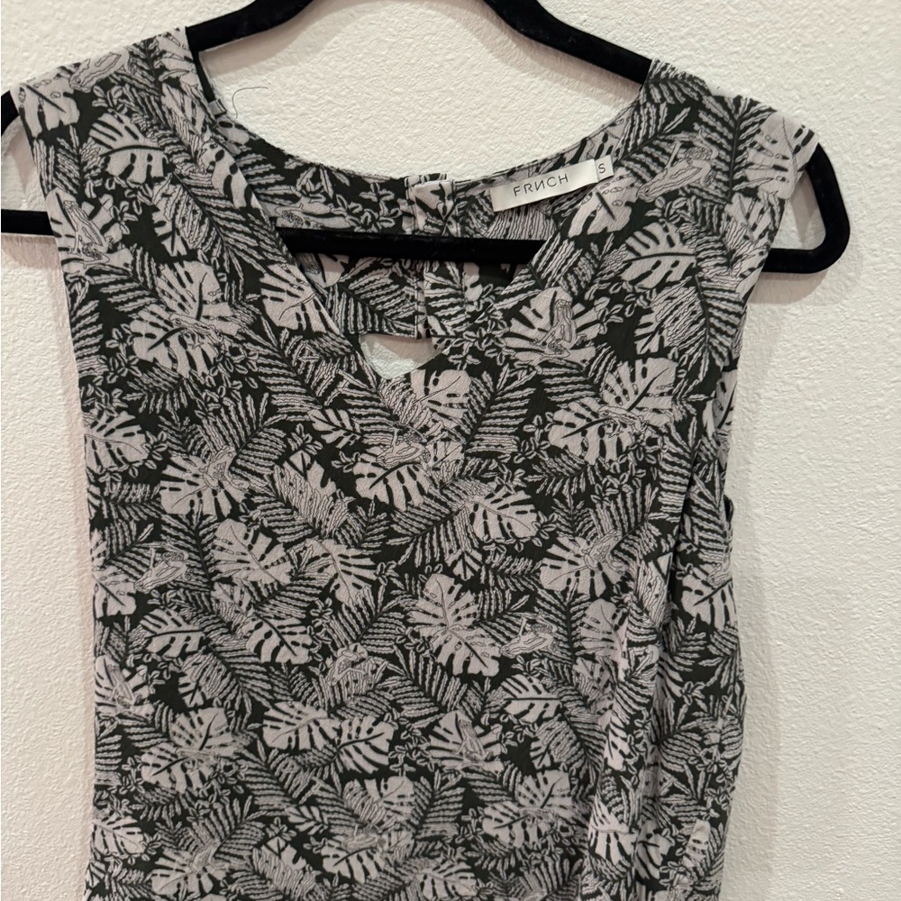 FRNCH green and cream beautiful sleeveless top